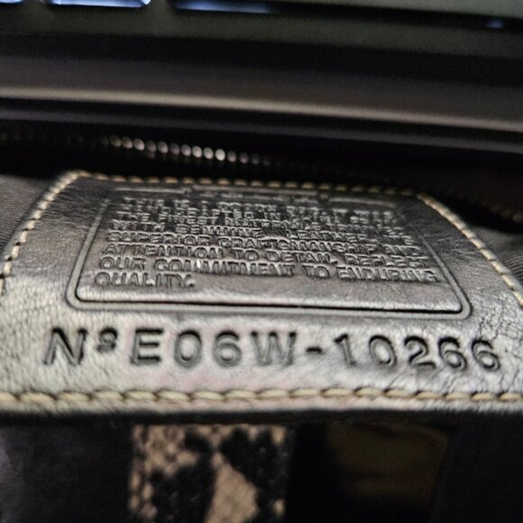 Coach Signature Black Python Embossed Crossbody 2006 - Picture 3 of 3